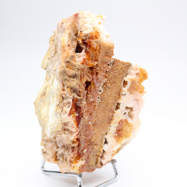 Prov av kompakt marockansk orange baryt