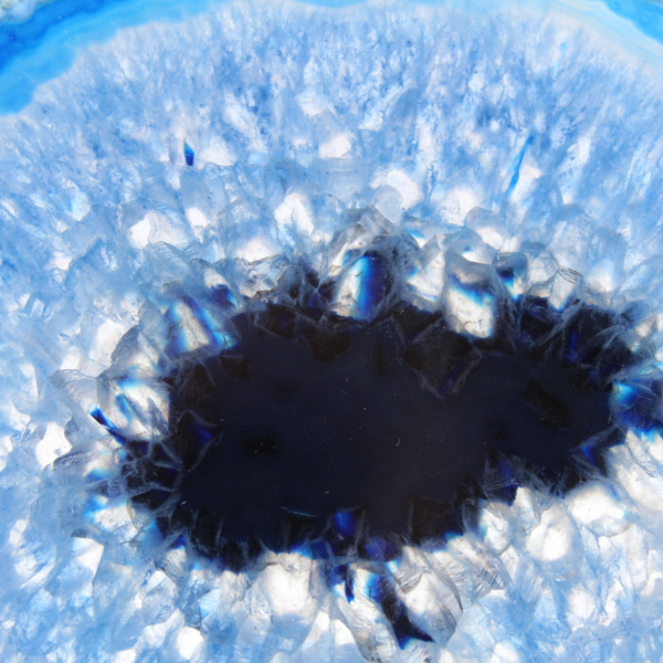 Naturlig skivad blå agat från Brasilien