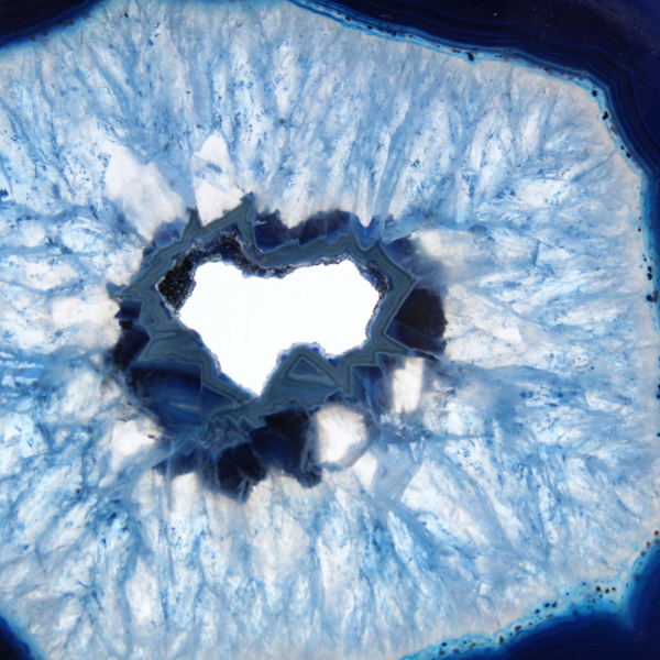 Brasiliansk blå agat i tunna, dekorativa skivor