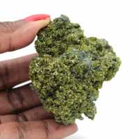 Marockansk epidot på klar matris