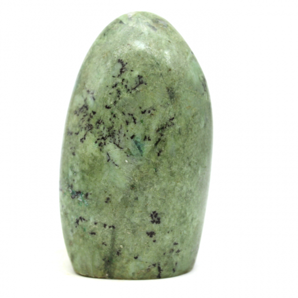 Polerad sten i grön fältspat
