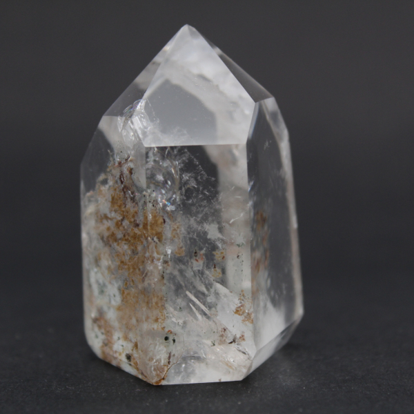 Bergkristallprisma med inneslutning