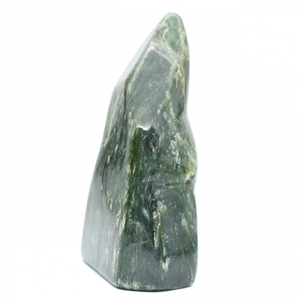 Polerad nephrite jade