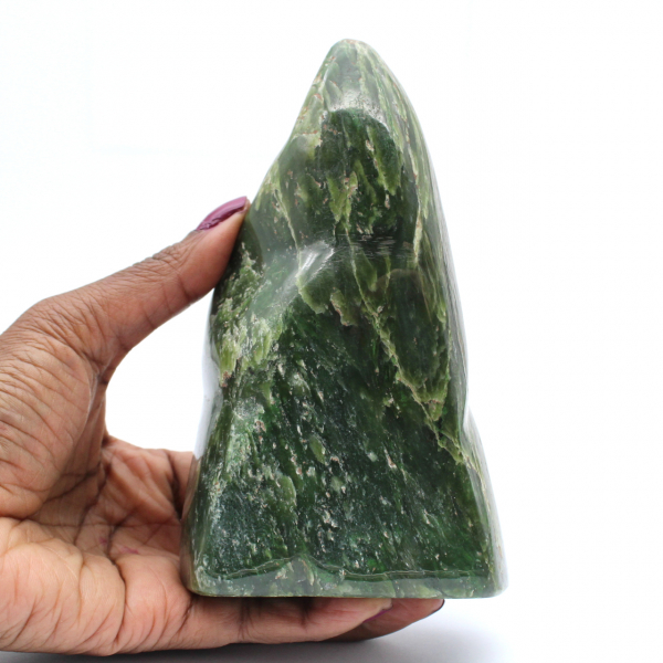 Polerad nephrite jade