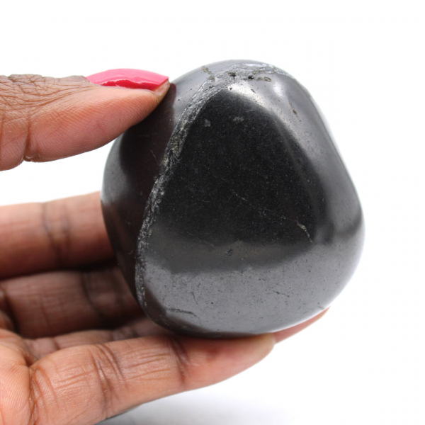 Naturlig shungite rock