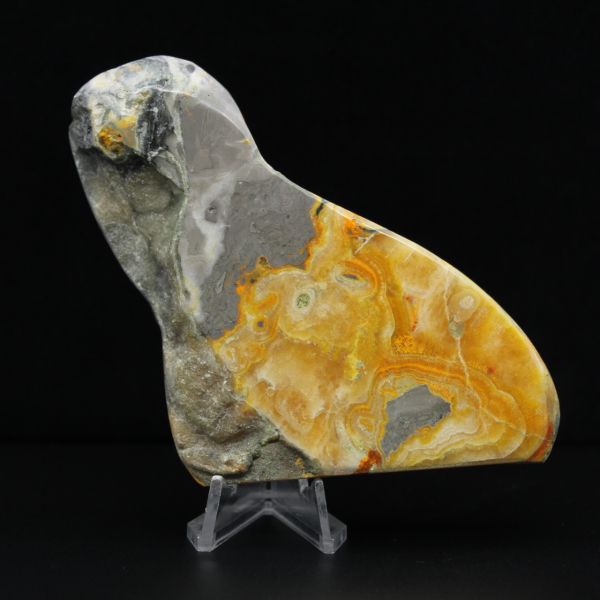 Stor humla i jaspis i natursten