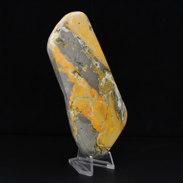 Jaspishumlaexemplar vulkanisk bergart