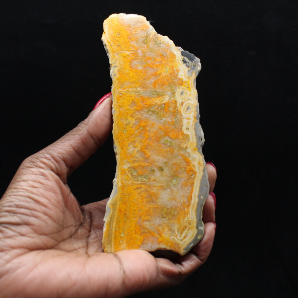 Humlajaspis: Mineralplack från Indonesien