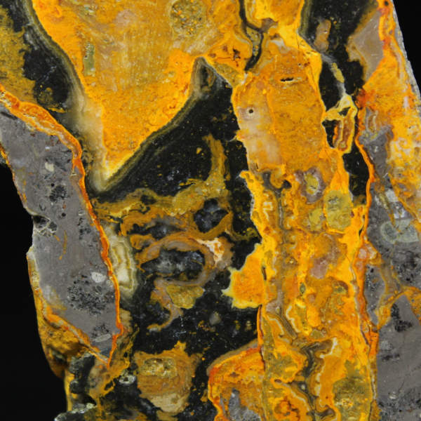 Humlajaspisskiva: Vulkanisk estetik