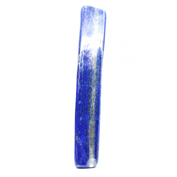 Polerat block av afghansk lapis lazuli