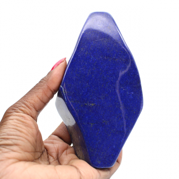 Polerad lapis lazuli-prydnad från Afghanistan