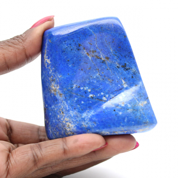 Polerad lapis lazuli halvädelsten, överlägsen kvalitet