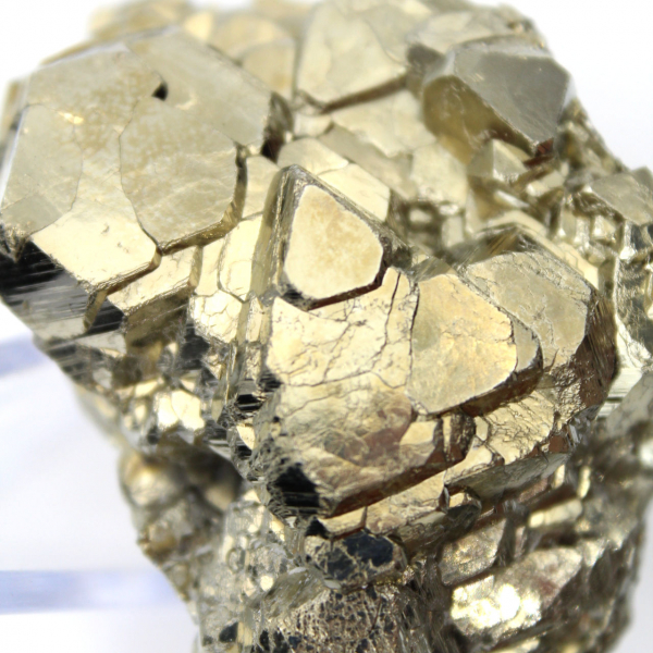 Pyritsten rått mineral