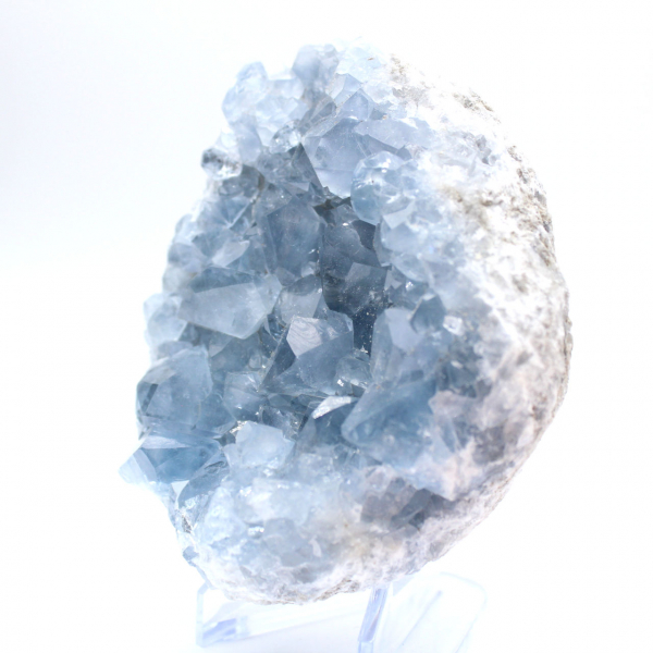 Blå celesit från Madagaskars naturliga geode