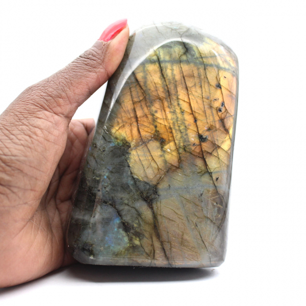Polerad labradorit, dekorativt exemplar från Madagaskar