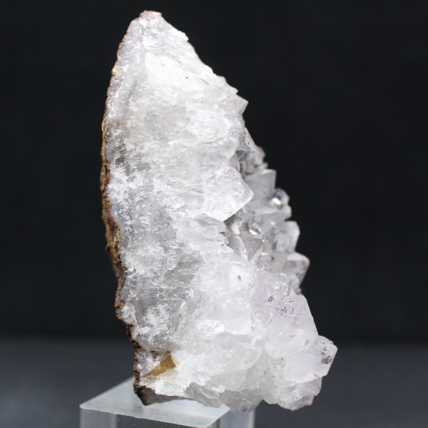 Litet exemplar av goetitkvarts, råa kristaller från Marocko