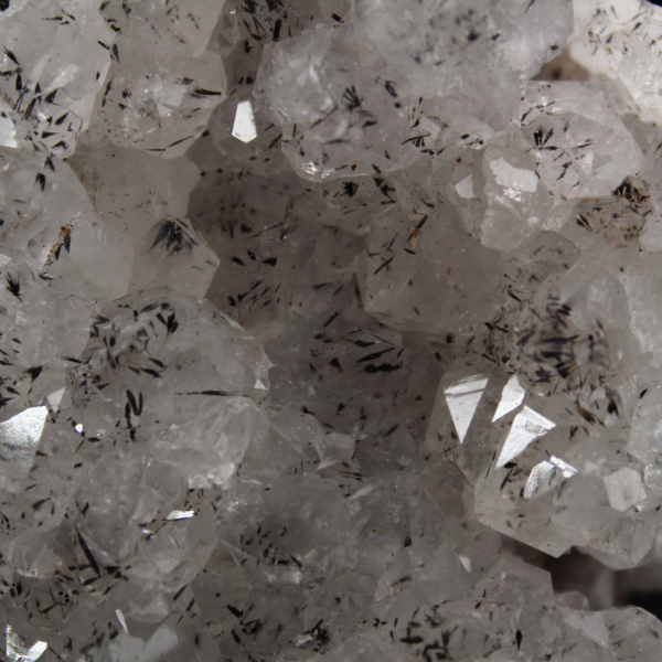 Marockanska Goetitkvartsdruser, rå natursten