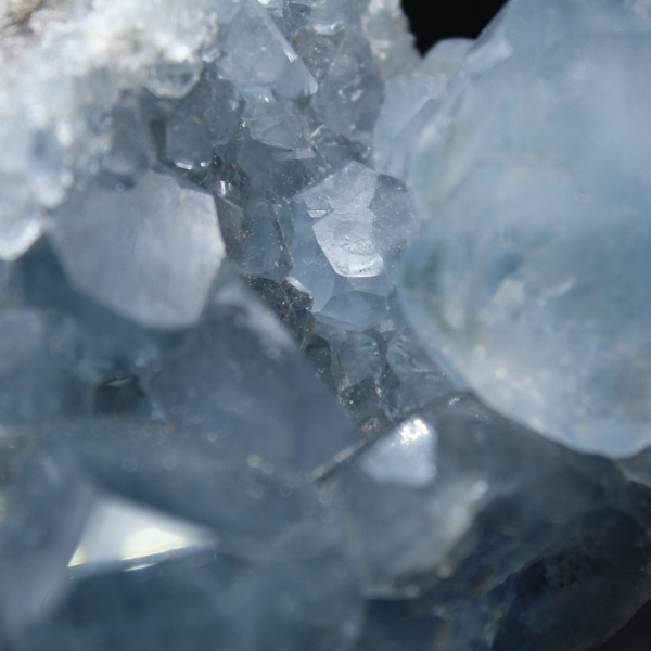 Blå Celestingeode från Madagaskar