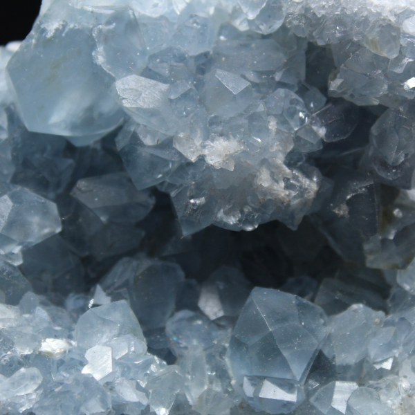 Kluster av Celestinkristaller - Ursprung Madagaskar