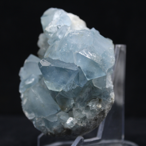 Celestin från Madagaskar: Kristaller och naturlig drus