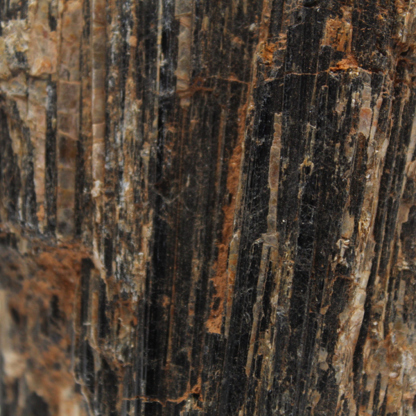 Svart turmalin från Madagaskar - Liten rå sten