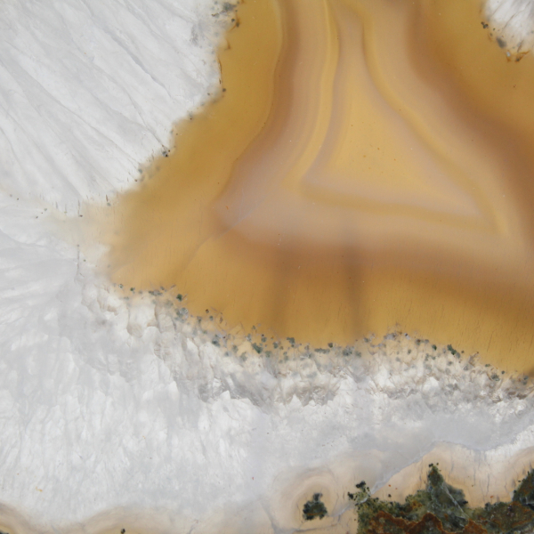 Agatkalcedon-tallrik