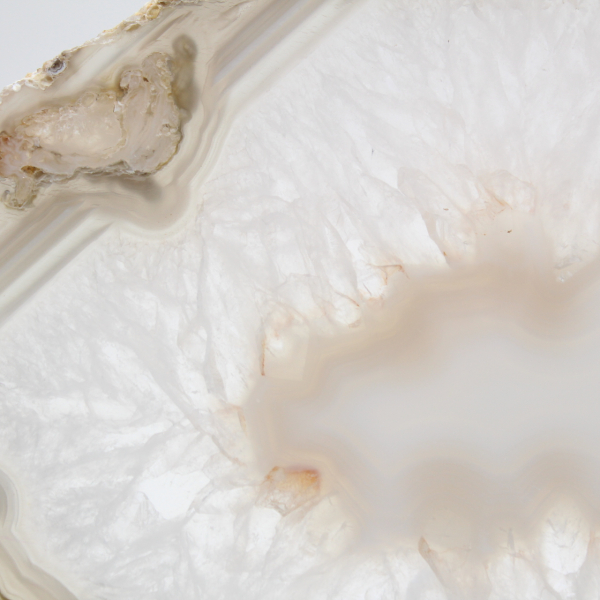 Skiva av bandad kalcedon