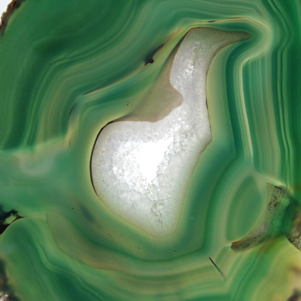 Skivat grönt agatprov – Ursprung Brasilien 240 g