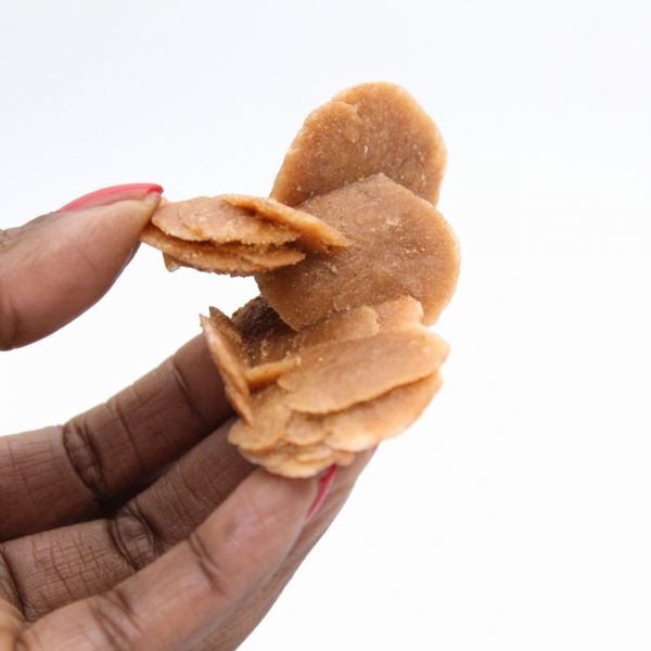 Marockansk ökenroskristall: gipsfragment