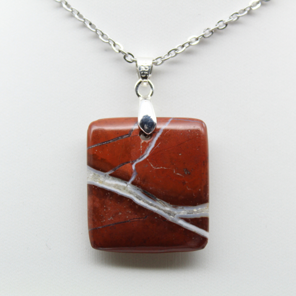 Polerad röd jaspis från Madagaskar