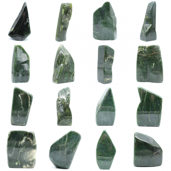 Prydnadspolerad nephrite jade