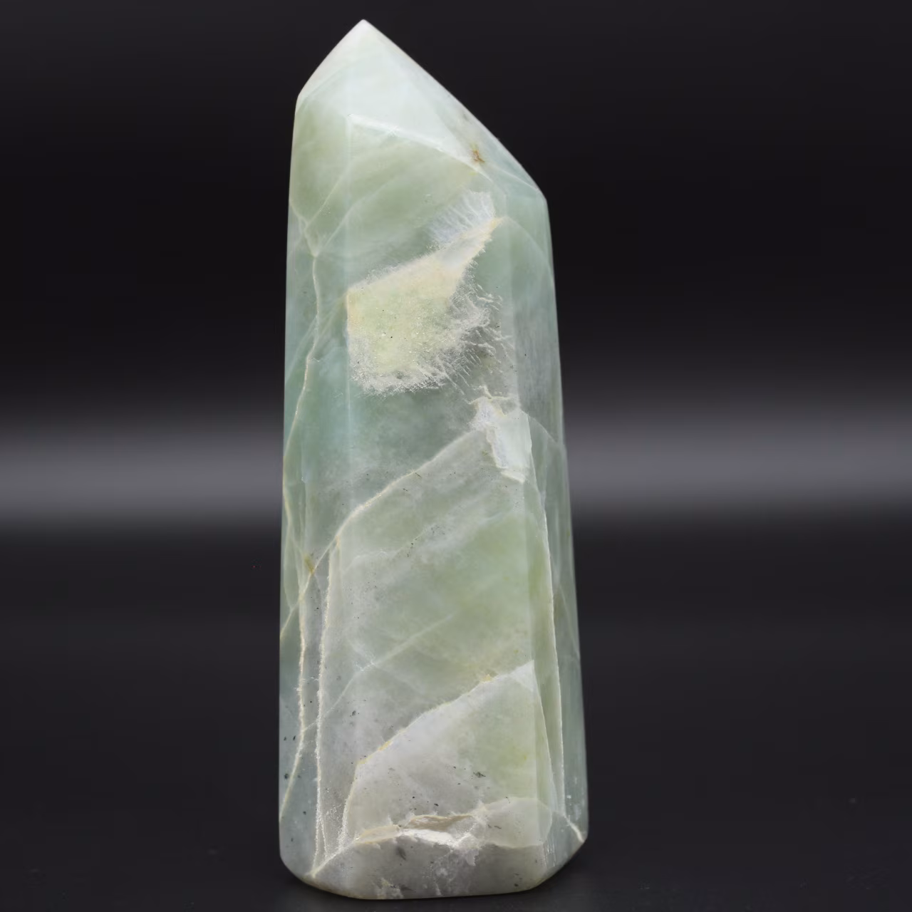 Garnierite prisma