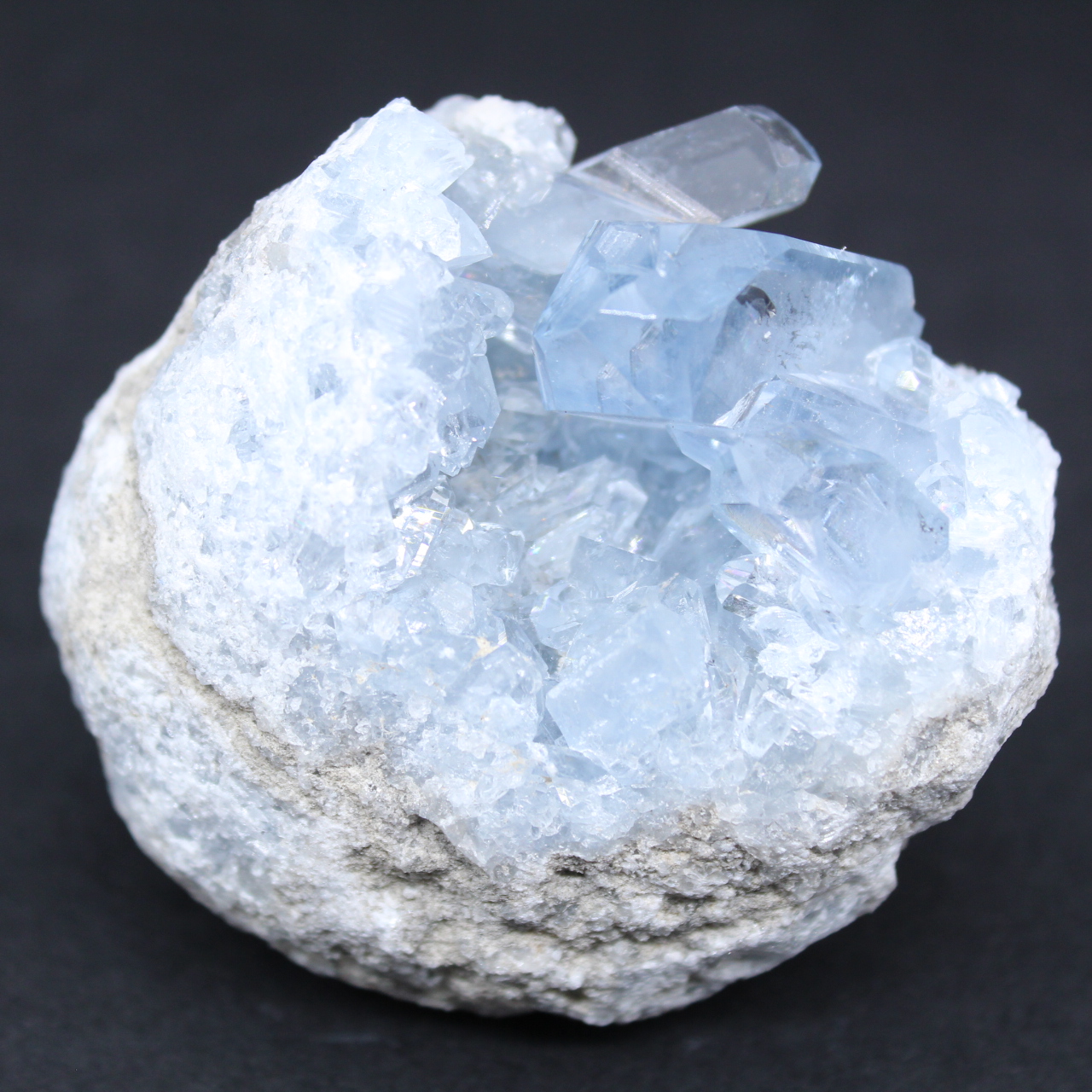 Celestite för prydnad