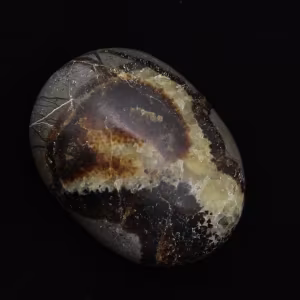 Pebbles of septaria