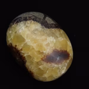 Pebbles of septaria