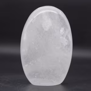 Polerad bergkristallsten från madagaskar