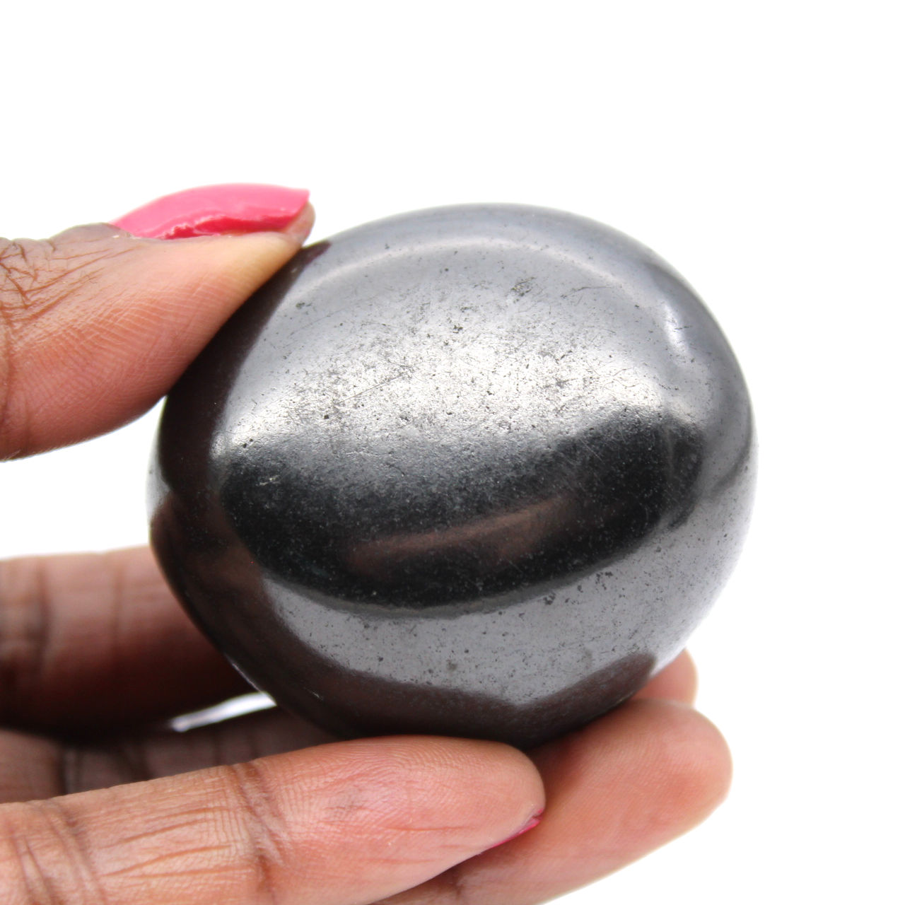 Naturlig polerad shungite sten