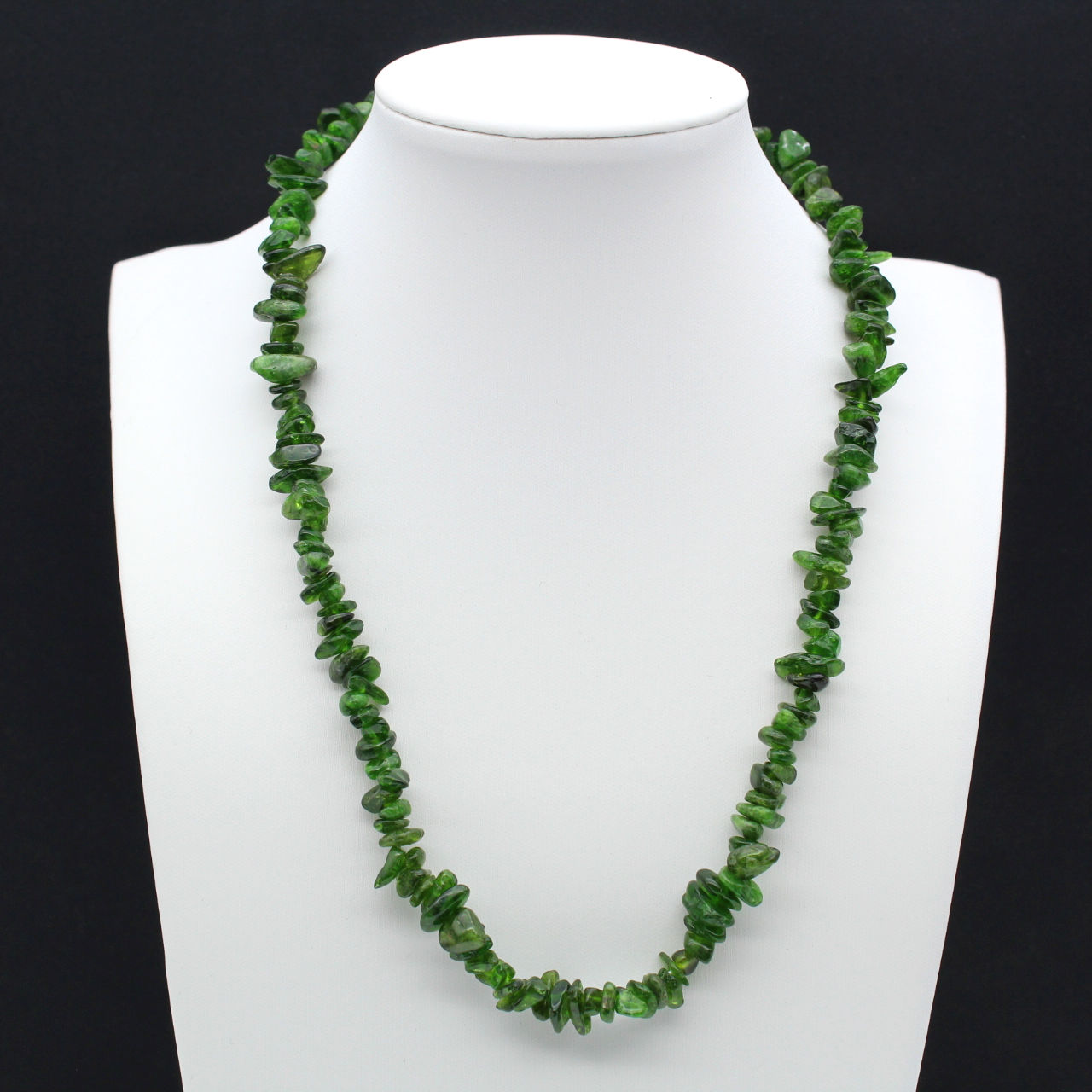 Halsband i kromdiopside