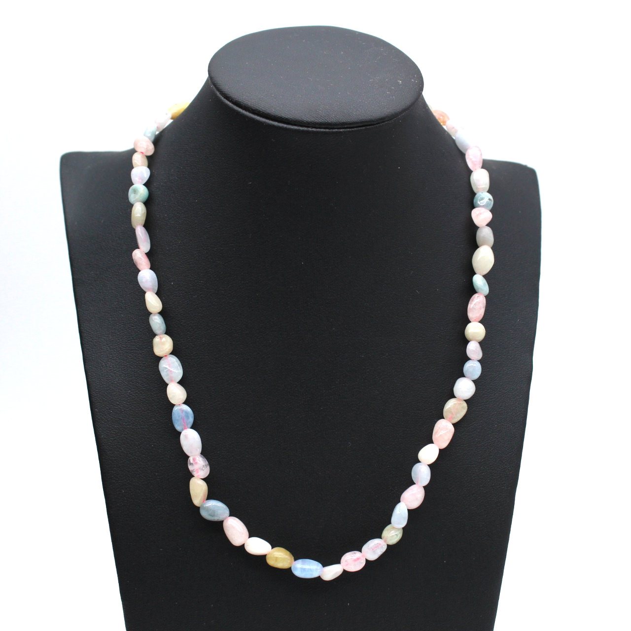 Halsband i berylsten