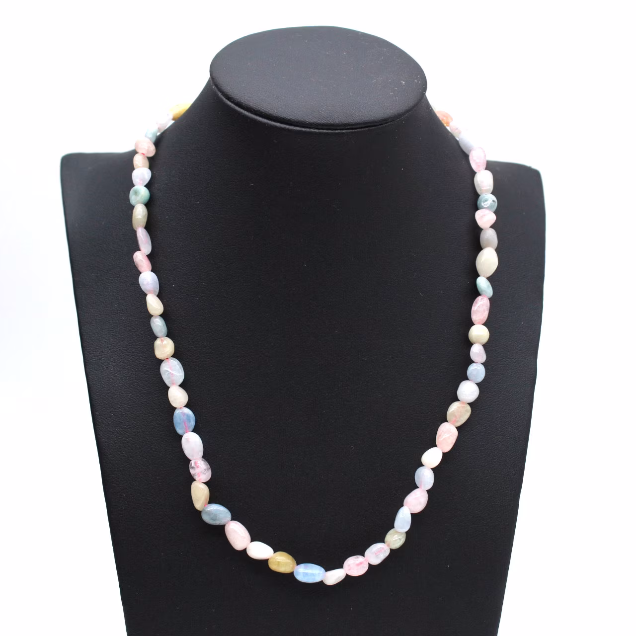 Halsband i berylsten