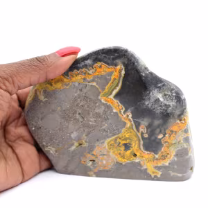 Mineralornament: Polerad humlejaspis från Indonesien