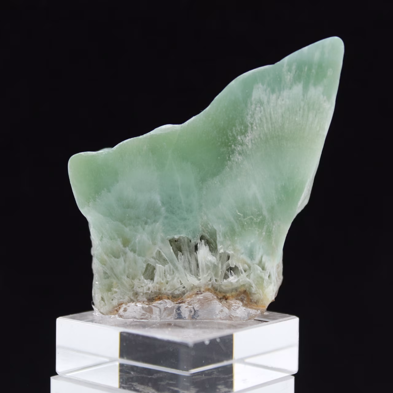 Grön Aragonit skiva för mineralsamling