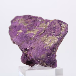 Naturlig portugisisk purpurit på sockel – Rått mineral